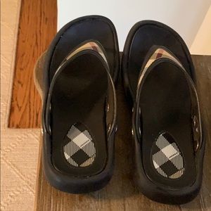 Rubber burberry thongs